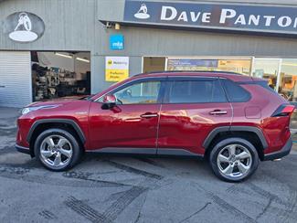 2019 Toyota RAV4 - Thumbnail