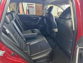 2019 Toyota RAV4 - Thumbnail