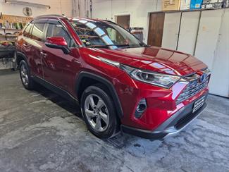 2019 Toyota RAV4 - Thumbnail