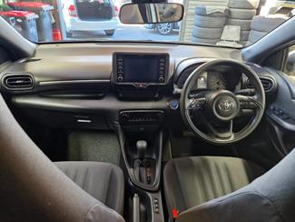 2021 Toyota YARIS - Thumbnail