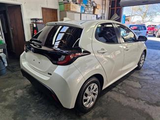 2021 Toyota YARIS - Thumbnail