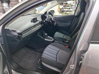 2015 Mazda DEMIO - Thumbnail