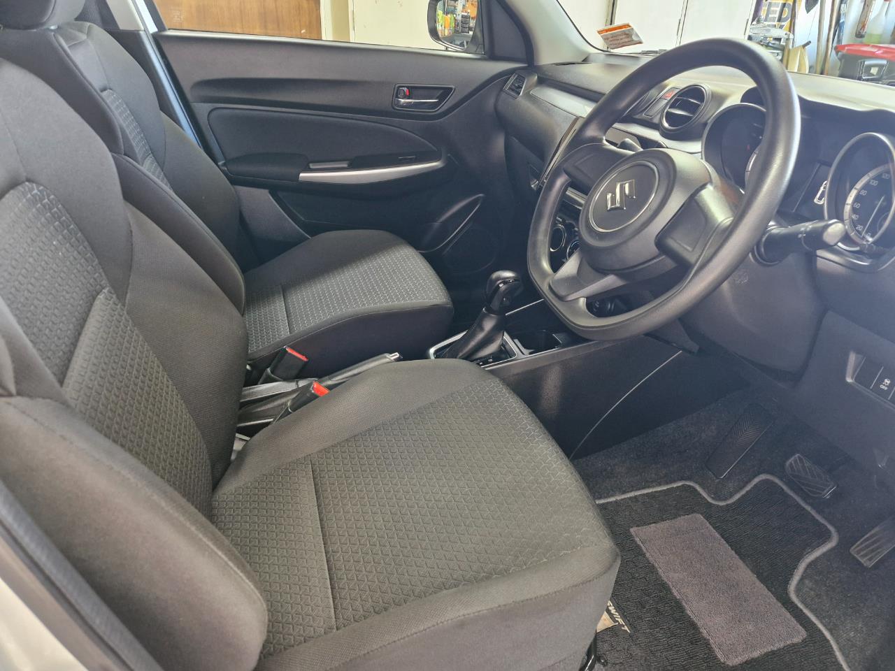 2017 Suzuki SWIFT