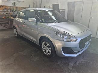 2017 Suzuki SWIFT - Thumbnail
