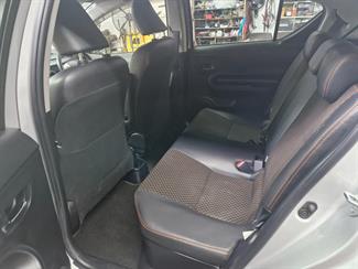 2015 Toyota AQUA - Thumbnail