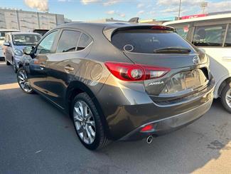 2013 Mazda AXELA - Thumbnail