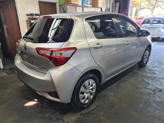 2018 Toyota Vitz - Thumbnail