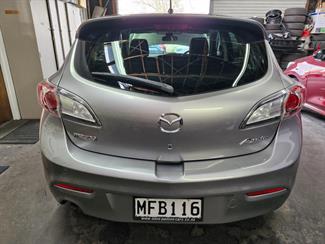 2010 Mazda AXELA - Thumbnail