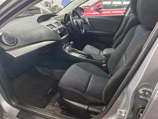 2010 Mazda AXELA - Thumbnail