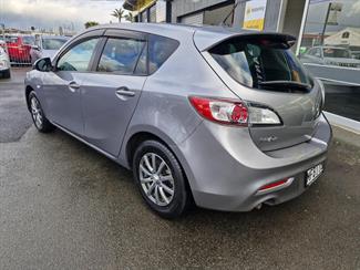 2010 Mazda AXELA - Thumbnail