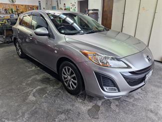 2010 Mazda AXELA - Thumbnail