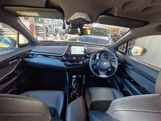 2020 Toyota C-HR - Thumbnail