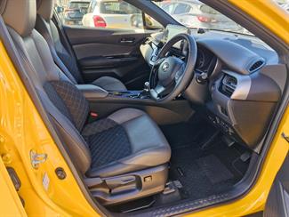 2020 Toyota C-HR - Thumbnail