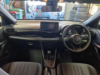 2021 Toyota YARIS - Thumbnail