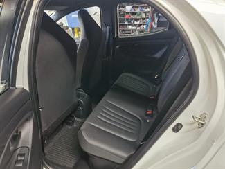 2021 Toyota YARIS - Thumbnail