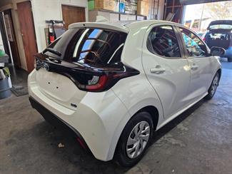 2021 Toyota YARIS - Thumbnail