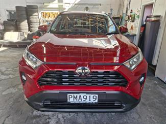 2021 Toyota RAV4 - Thumbnail