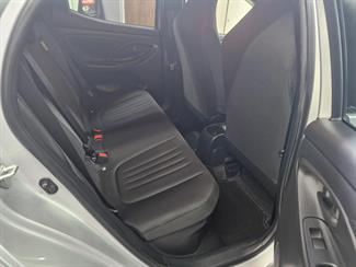 2021 Toyota YARIS - Thumbnail