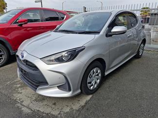 2021 Toyota YARIS - Thumbnail