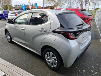 2021 Toyota YARIS - Thumbnail