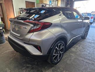 2018 Toyota C-HR - Thumbnail
