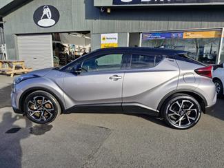 2018 Toyota C-HR - Thumbnail