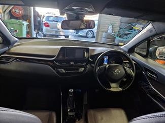 2018 Toyota C-HR - Thumbnail