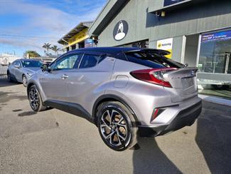 2018 Toyota C-HR - Thumbnail