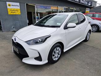 2020 Toyota YARIS - Thumbnail