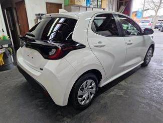 2020 Toyota YARIS - Thumbnail