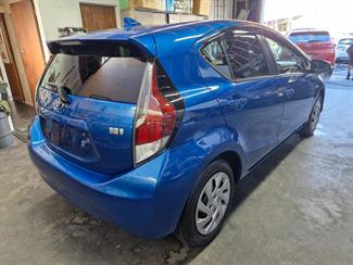 2015 Toyota AQUA - Thumbnail