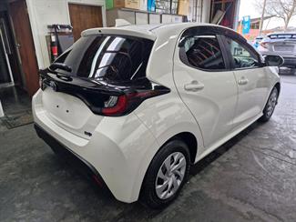 2020 Toyota YARIS - Thumbnail