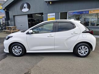 2020 Toyota YARIS - Thumbnail