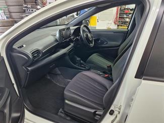 2020 Toyota YARIS - Thumbnail