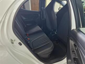 2020 Toyota YARIS - Thumbnail