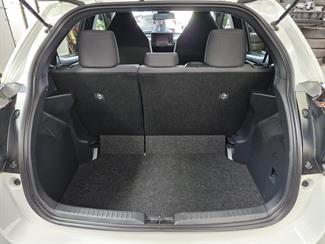2020 Toyota YARIS - Thumbnail