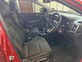 2021 Kia Sportage - Thumbnail