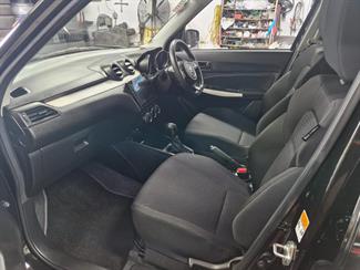 2023 Suzuki SWIFT - Thumbnail