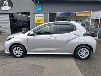 2020 Toyota YARIS - Thumbnail