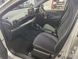 2020 Toyota YARIS - Thumbnail