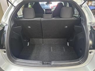 2020 Toyota YARIS - Thumbnail