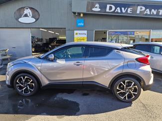 2017 Toyota C-HR - Thumbnail