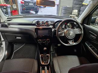 2017 Suzuki SWIFT - Thumbnail