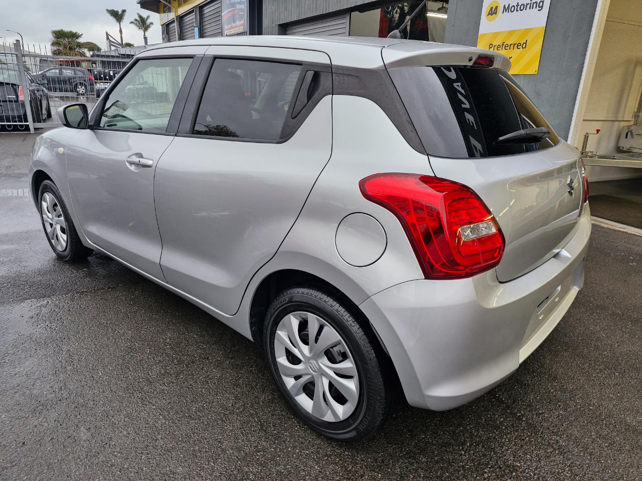 2017 Suzuki SWIFT