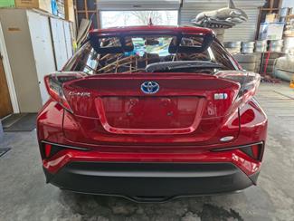 2017 Toyota C-HR - Thumbnail