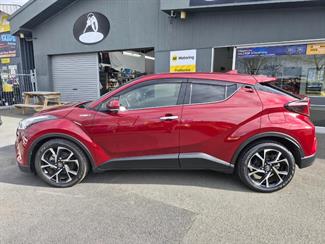 2017 Toyota C-HR - Thumbnail