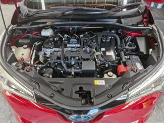 2017 Toyota C-HR - Thumbnail