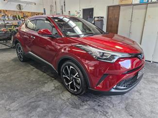 2017 Toyota C-HR - Thumbnail