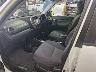 2004 Toyota RAV4 - Thumbnail