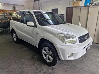2004 Toyota RAV4 - Thumbnail